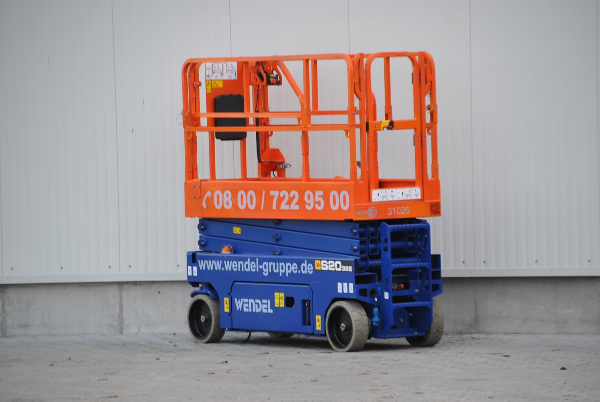 SE8-83 Scheren-Arbeitsbühne